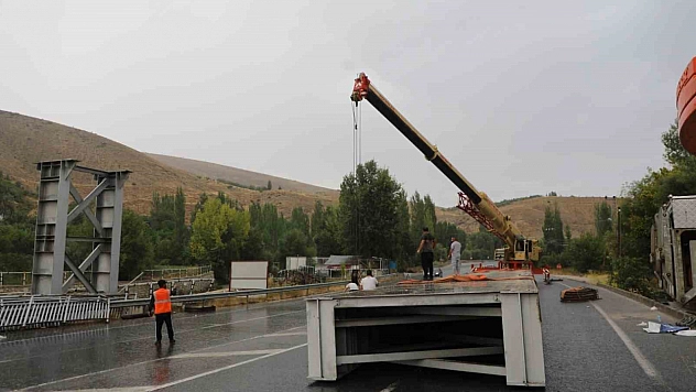 Kazalara davetiye çıkarıyordu: Vinçlerle söküldü!