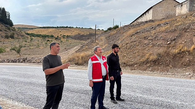Darende'de yol yapım çalışmaları sürüyor