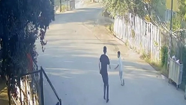 Malatya'da depremde çocuklar korkuyla kaçtılar