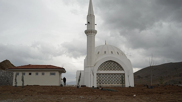 Deprem konutlarındaki camiler Ramazan'a yetişecek mi?