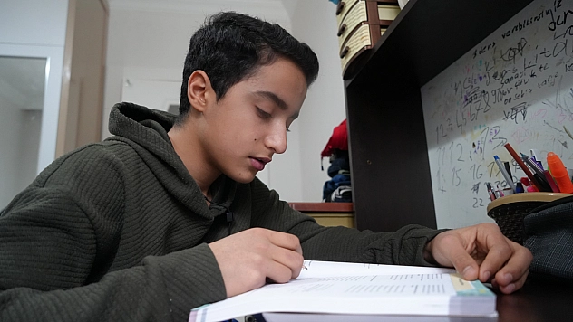 Depremde 6 kişilik aileden sadece o hayatta kaldı