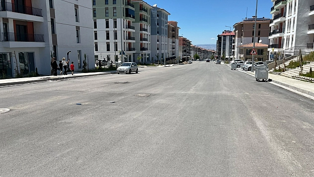 Depremlerden sonra çalışma yapılmıştı: Malatya'da yenilenen yol kısa sürede çöktü