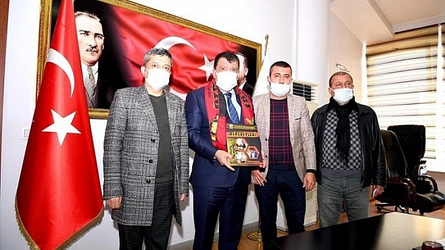 İlk sayısını hediye ettiler