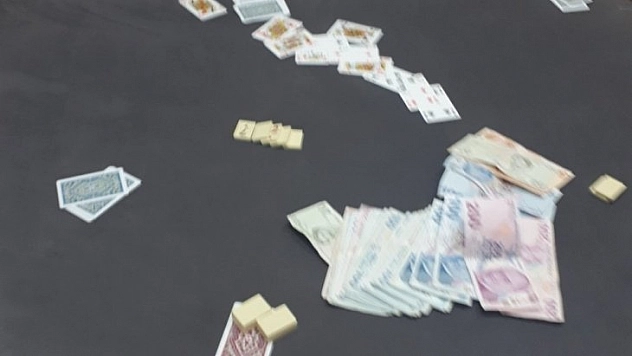 Derneğe kumar baskını