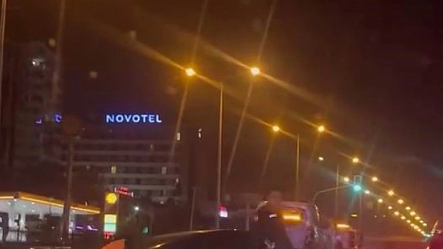 Aracın çarptığı motosiklet savrulup alev aldı: 1 yaralı