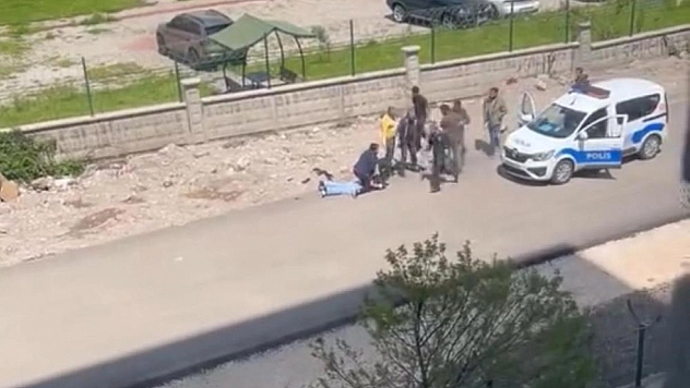 Diyarbakır'da korku dolu anlar! Pompalı tüfekle ateş açtı| Öğrenci ve veliler kaçıştı