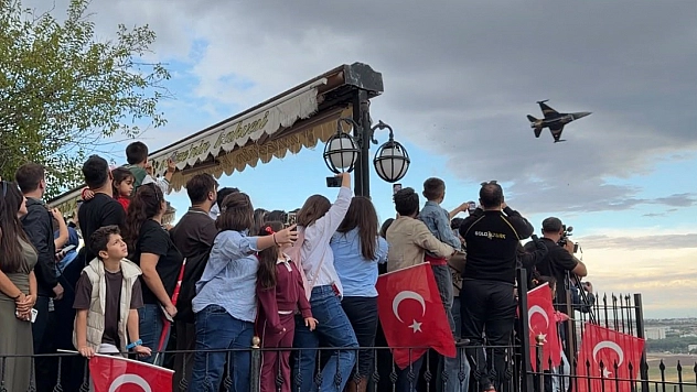 Diyarbakır'da nefesler tutuldu! Herkes gökyüzüne kilitlendi