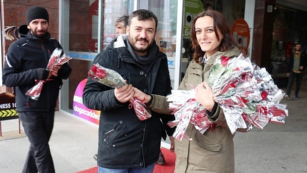 Sevgilileri unutmadı