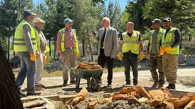Mezarlıktan Yol Çalışmalarına Kadar Her Alan Yenileniyor!