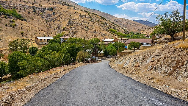 Kırsal asfaltlanıyor