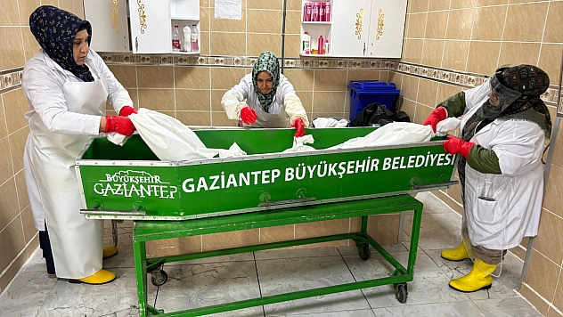 Duyunca herkesin irkildiği mesleklerini severek yapıyorlar