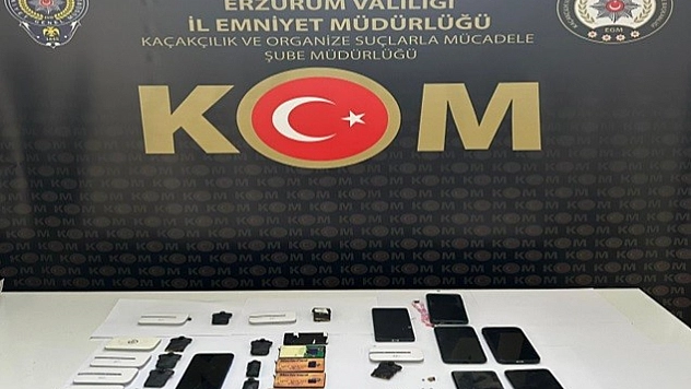 Ehliyet sınavında kopya çektiler