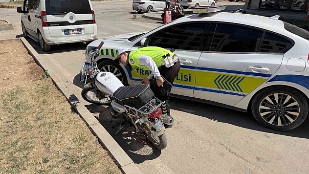 Ehliyetsiz motosiklet sürücüsüne 221 bin TL ceza kesildi
