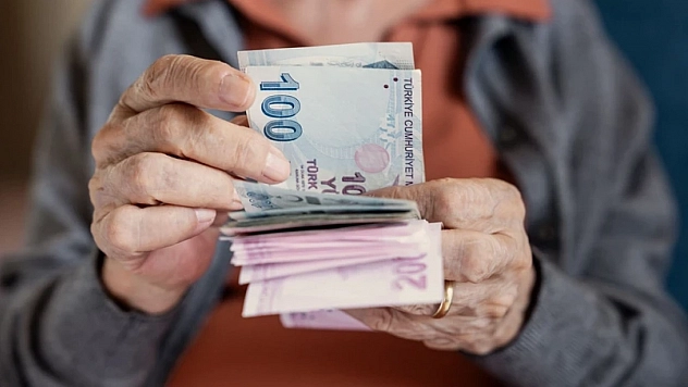 Emekli Maaşına Doğrudan 'El Koyulabilecek'