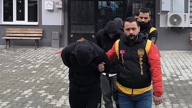 Emekli maaşını gasp eden 4 şüpheli tutuklandı
