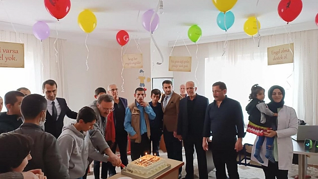 Engelli çocuklar sevindirildi