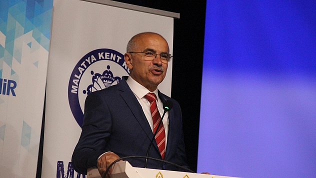 Er'den Televizyon Yapımlarına Aile Eleştirisi: Diziler Aile Dinamiklerini Bozuyor