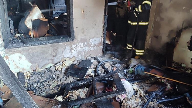 Ev yangını maddi hasara yol açtı