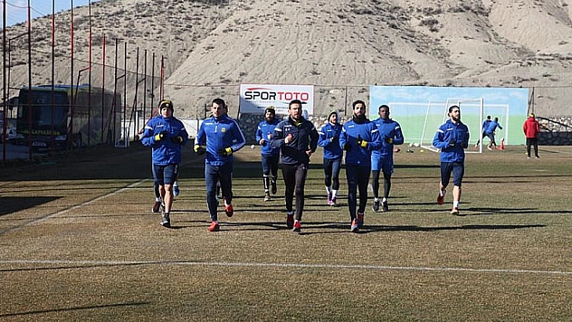 Final oynamak istiyoruz 