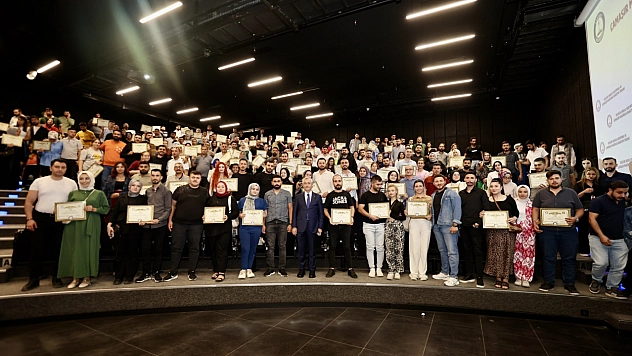 Evlilik Okulu'nda 366 çift daha sertifika aldı