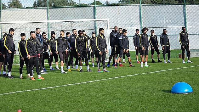 Belek kampı sürüyor 
