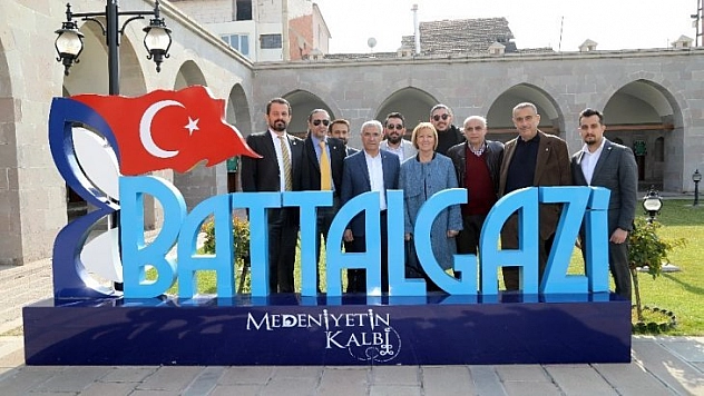 Tarihi yerleri gezdiler