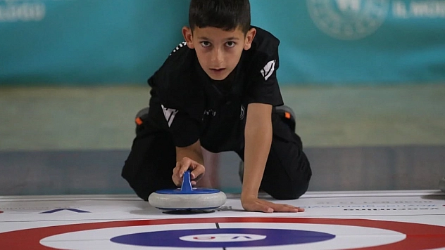 Floor curling Türkiye şampiyonası Sivas'ta devam ediyor