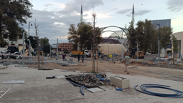Fuzuli Caddesi'nde çalışmalar bitmedi