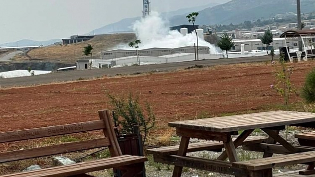 Gaz dolum tesisindeki oksijen tankı patladı