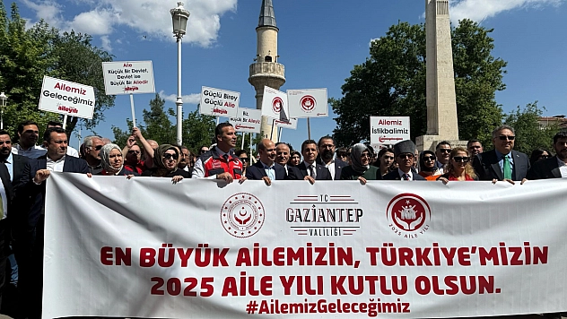 Gaziantep'te 'Aile Yılı' kapsamında kortej yürüyüşü düzenlendi