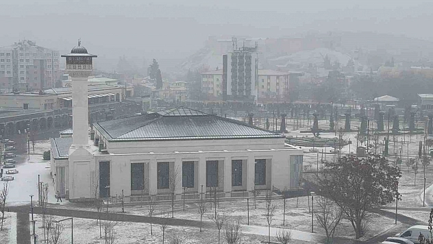 Kar yağışı etkisini göstermeye başladı