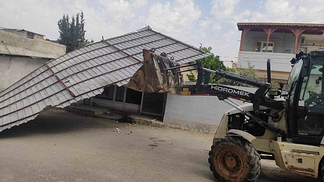 Gaziantep'te evin çatısı uçtu!