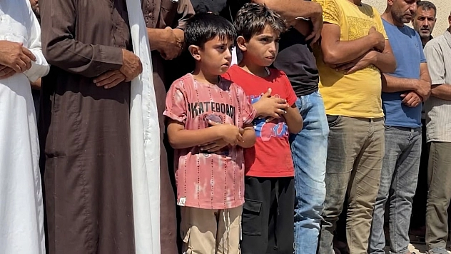 Gazze yetim kaldı: Babalarına veda eden çocuklar....