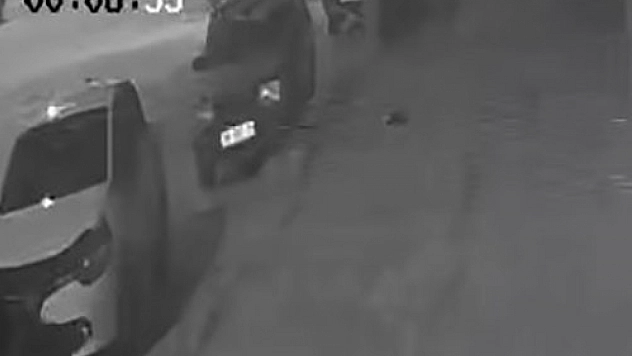 Gece yarısı dehşeti: Pompalı tüfekle ateş açtılar