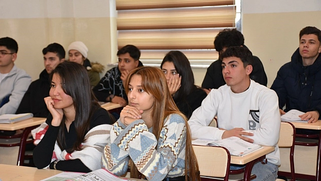 Gençler üniversite hayallerine ücretsiz kavuşuyor