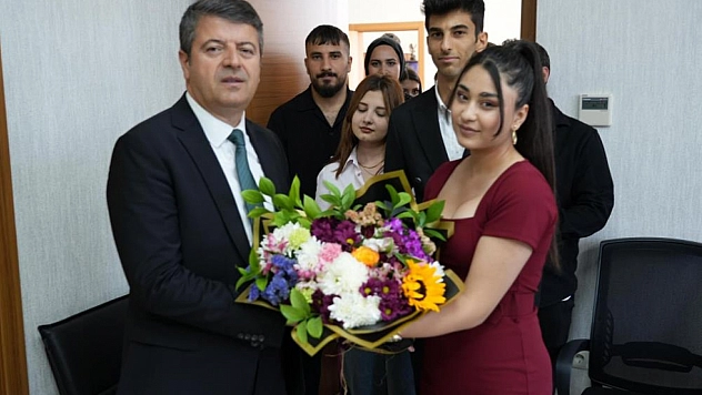 Gençlerden Başkan Tutdere'ye 19 Mayıs ziyareti