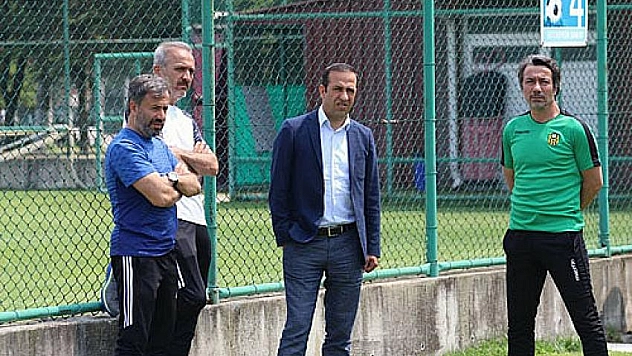 Görüştüğümüz oyuncular var 