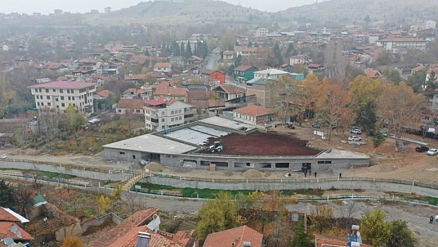 Güreş sahası inşaatını inceledi