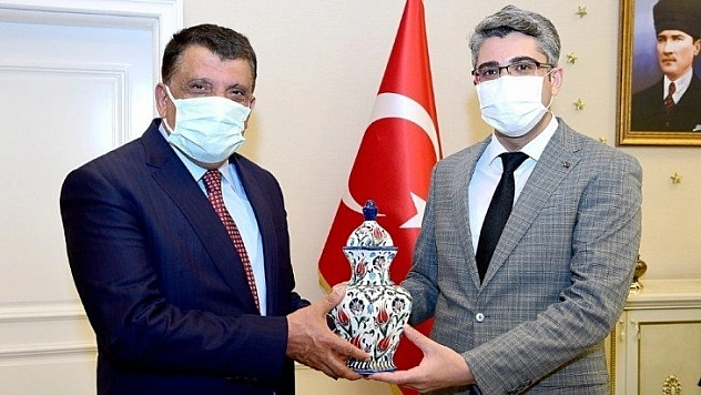Kaymakamlığı ziyaret etti