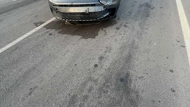 Hafif ticari araç ile motosiklet çarpıştı: 1 yaralı