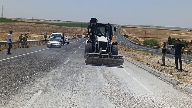 Hafriyat kamyonu devrildi: 1 yaralı