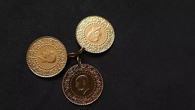 Haftanın son gününde gram altın zirveyi bırakmadı! 7 bin 171 TL'den satılıyor