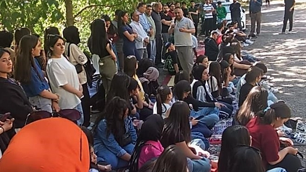 Hakkari Müftülüğü liseli gençleri köyde ağırladı