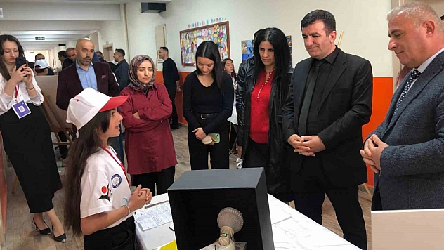 Hakkari'de TÜBİTAK Fuarı'na büyük ilgi