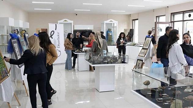 Harmoni resim sergisi açıldı