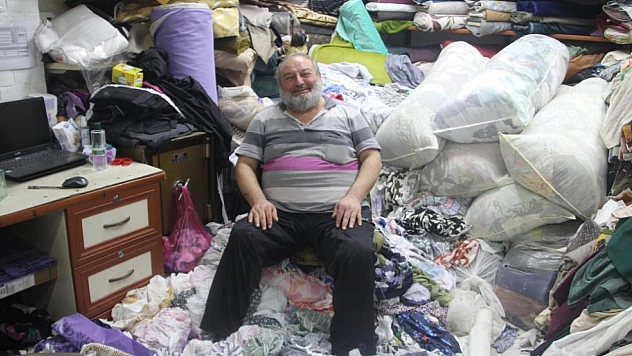 Hastane müdürüyken kumaş bağımlısı oldu!