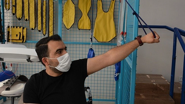 Hayatını engellilere adadı