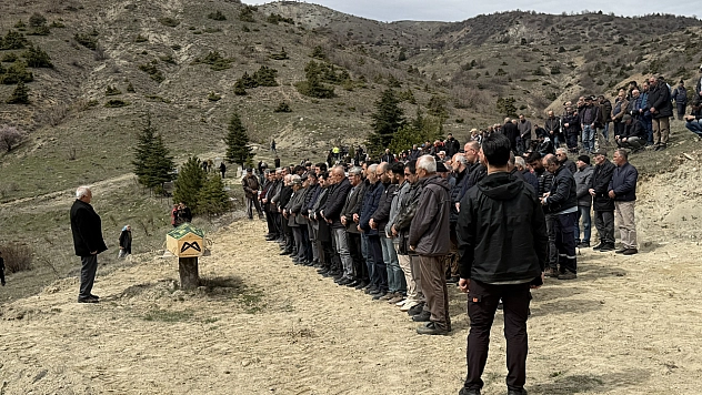 Hayatını kaybeden maden işçisi toprağa verildi