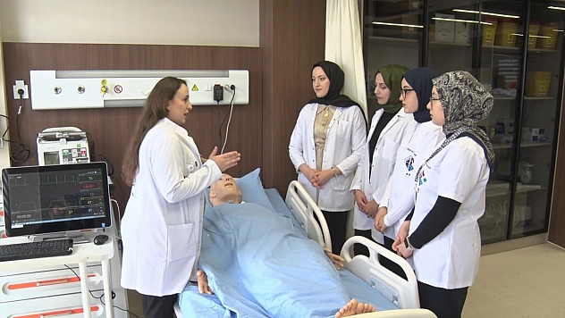 Hastaya müdahaleyi bilgisayarlı makette öğreniyorlar