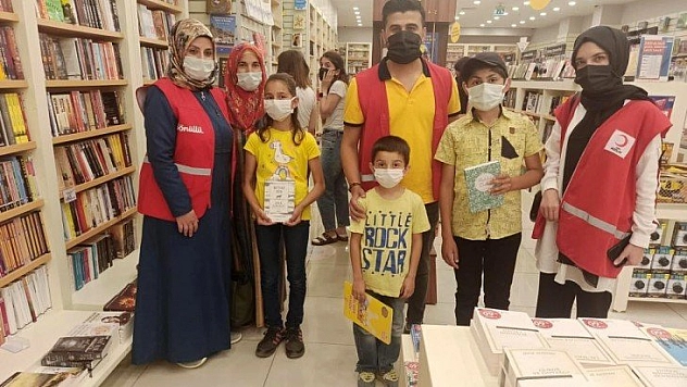 Küçük Hacer'e AVM sürprizi